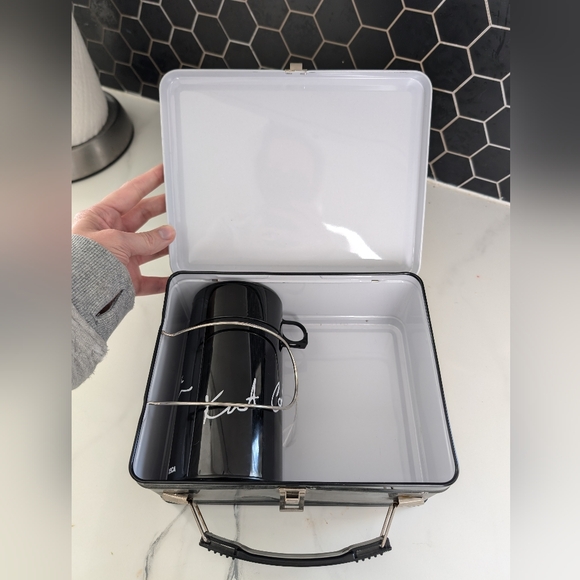 Kurt Cobain lunchbox WITH matching thermos! - Picture 4 of 5